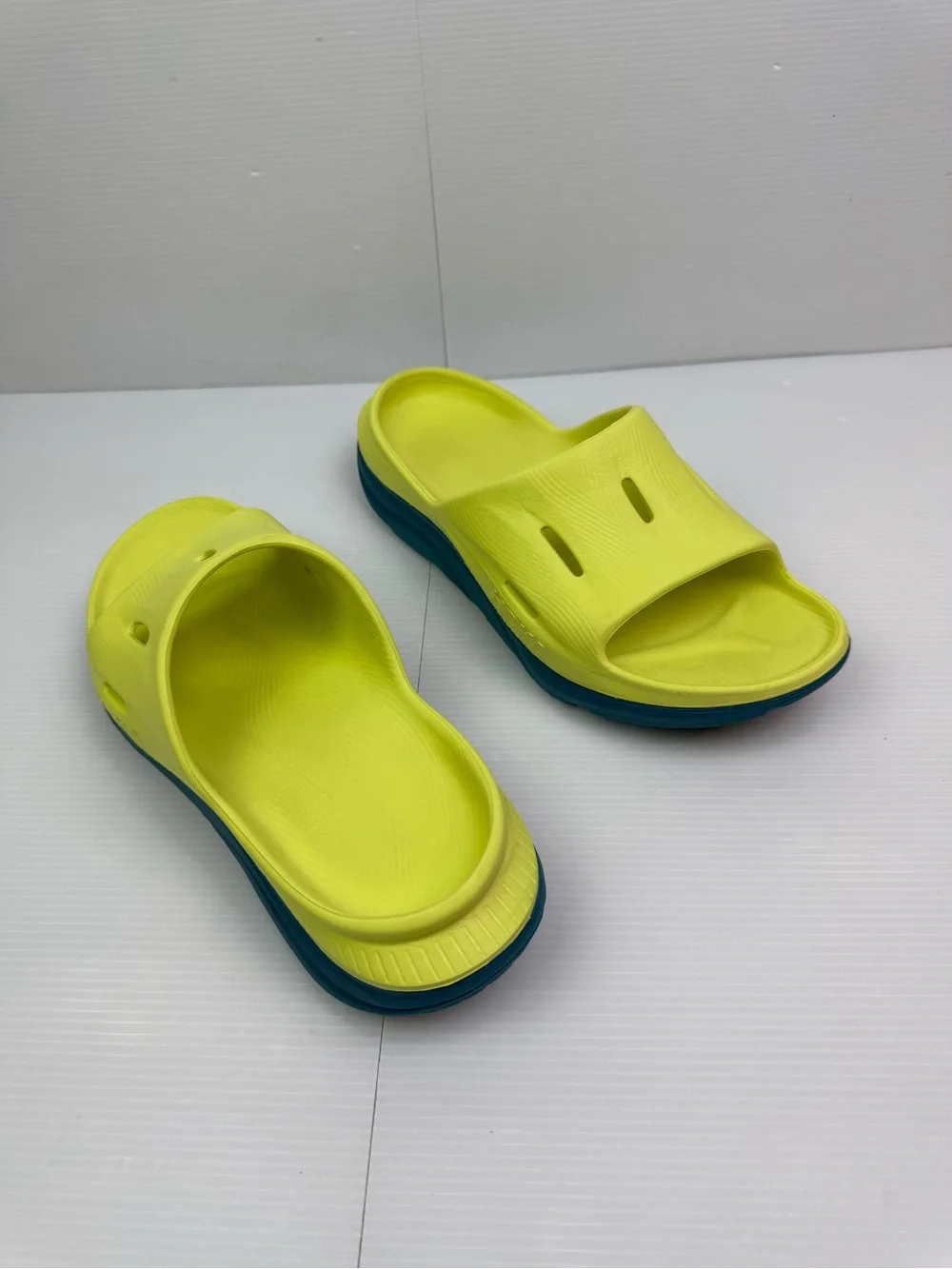 Hoka One One Ora Recovery Slide 3 Men’s 8 Women’s 11 Sandals Shoes Slip On Lime